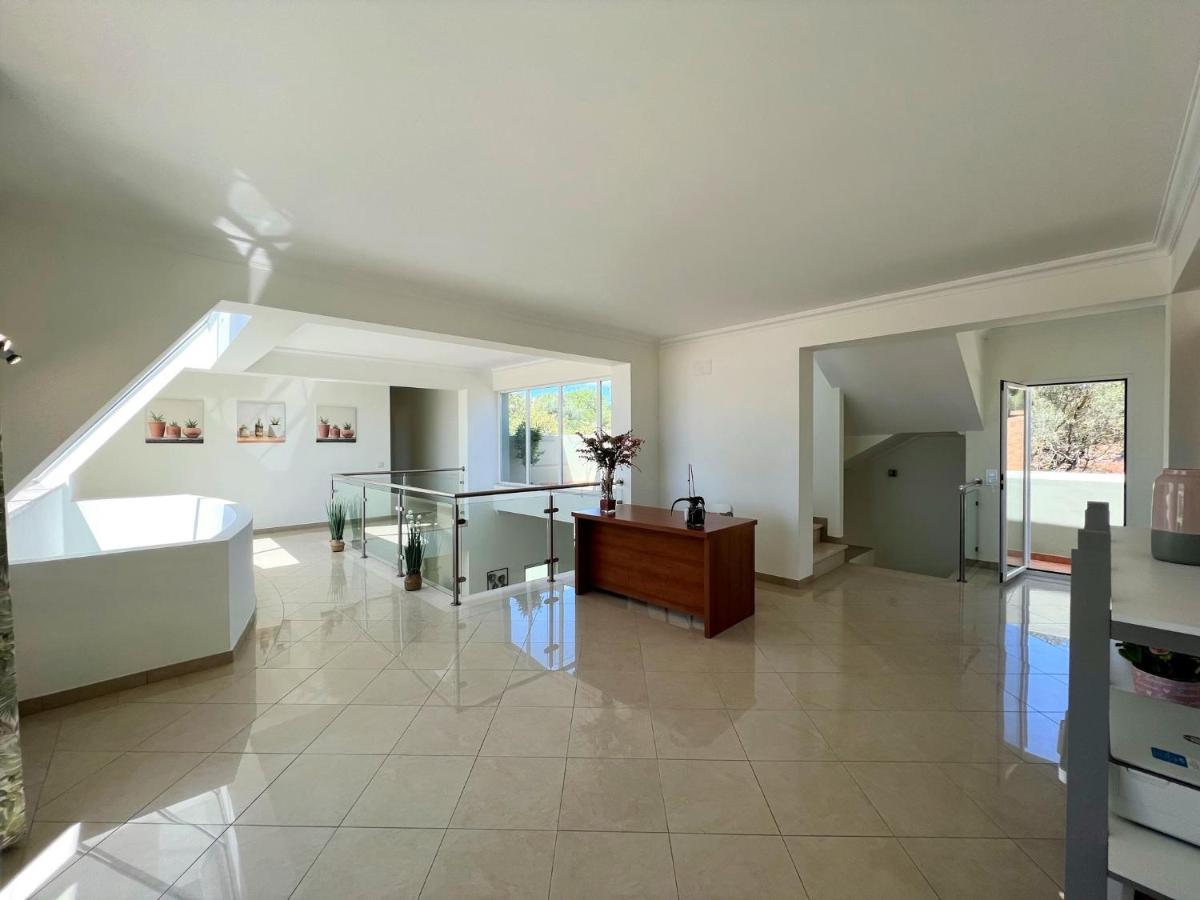 Boliqueime Amazing Villa With Pool By Homing Bagian luar foto